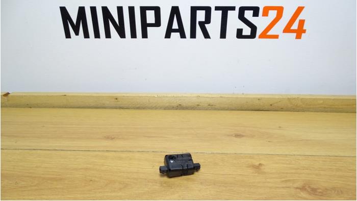Antenne (sonstige) van een MINI Mini (F56) 2.0 16V Cooper S 2015