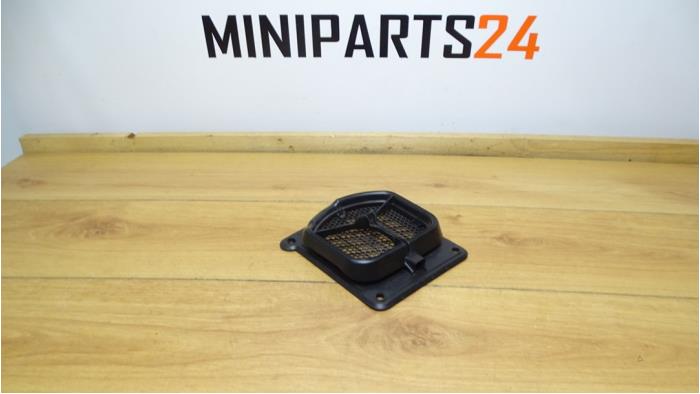 Grille d'aération latérale d'un MINI Mini (F56) 2.0 16V Cooper S 2015