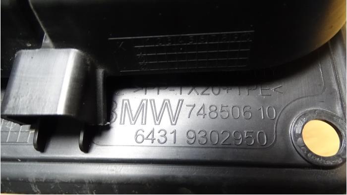Grille d'aération latérale d'un MINI Mini (F56) 2.0 16V Cooper S 2015