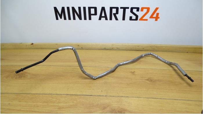 Usagé Conduit de carburant Mini Mini (F56) 2.0 16V Cooper S Prix € 23,80 Prix TTC proposé par Miniparts24