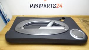 Używane Tapicerka drzwi lewych wersja 2-drzwiowa Mini Mini Cooper S (R53) 1.6 16V Cena € 107,10 Z VAT oferowane przez Miniparts24 - Miniteile24 GbR