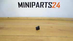 Gebrauchte Reifendruck Schalter Mini Mini Cooper S (R53) 1.6 16V Preis € 32,73 Mit Mehrwertsteuer angeboten von Miniparts24 - Miniteile24 GbR