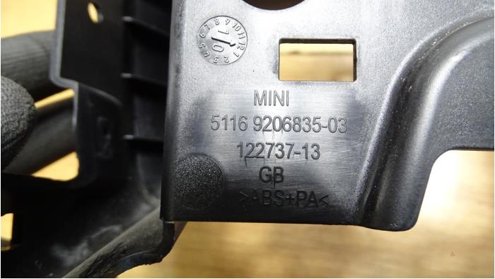 Console centrale d'un MINI Mini (R56) 1.6 16V Cooper S 2012