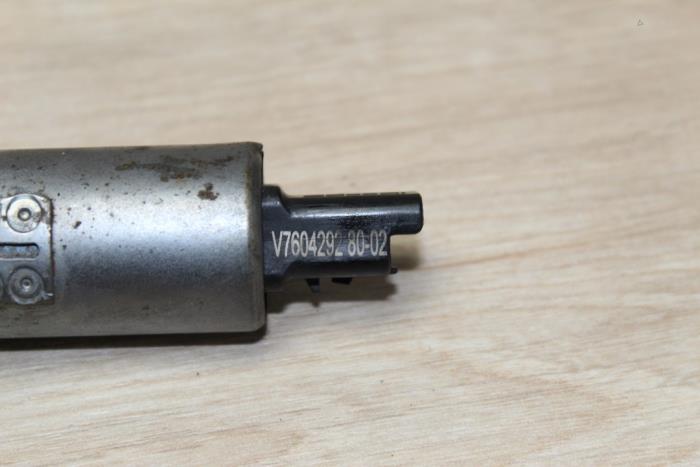 Camshaft sensor from a MINI Mini (R56) 1.6 16V Cooper 2010