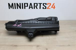 Usagé Boîtier filtre à air Mini Mini (R56) 1.6 16V Cooper Prix € 71,40 Prix TTC proposé par Miniparts24 - Miniteile24 GbR