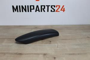 Usagé Couverture de l’accoudoir droite Mini Cooper S Prix € 59,50 Prix TTC proposé par Miniparts24 - Miniteile24 GbR