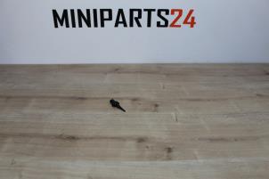 Usagé Capteur de température extérieur Mini Cooper Prix € 23,80 Prix TTC proposé par Miniparts24 - Miniteile24 GbR