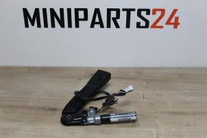 Usagé Tendeur de ceinture droit Mini Mini (R56) 1.4 16V One Prix € 71,40 Prix TTC proposé par Miniparts24 - Miniteile24 GbR