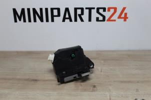 Używane Mechanizm blokady drzwi lewych wersja 2-drzwiowa Mini Mini (R56) 1.4 16V One Cena € 154,70 Z VAT oferowane przez Miniparts24 - Miniteile24 GbR