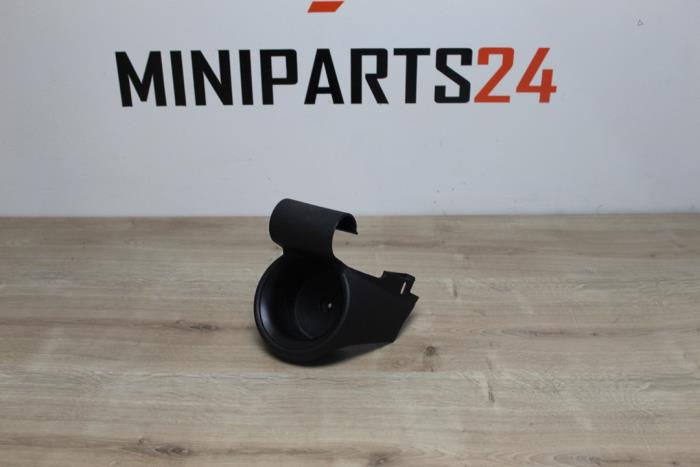 Cup holder from a MINI Mini (R56) 1.4 16V One 2007
