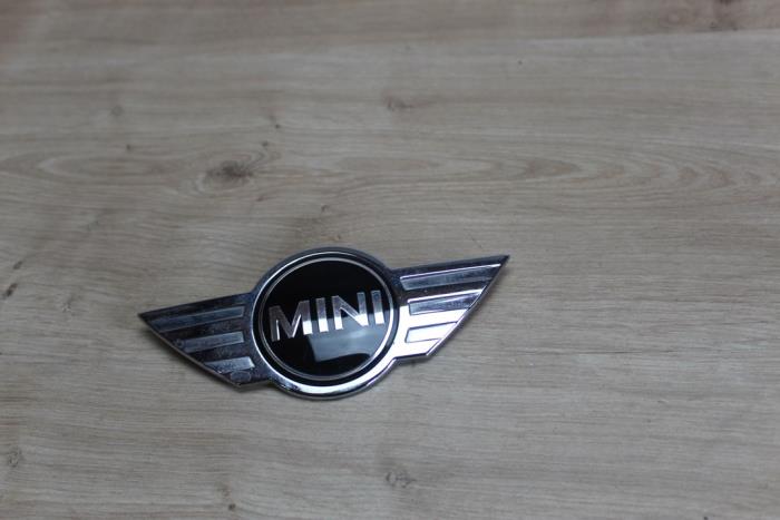 Emblem van een MINI Countryman (R60) 1.6 16V Cooper S ALL4 2011
