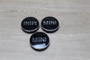 Używane Pokrywa piasty Mini Mini (F56) 1.5 12V Cooper Cena € 17,85 Z VAT oferowane przez Miniparts24 - Miniteile24 GbR