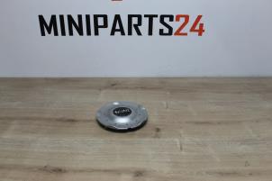 Używane Pokrywa piasty Mini Mini Cooper S (R53) 1.6 16V Cena € 11,90 Z VAT oferowane przez Miniparts24 - Miniteile24 GbR