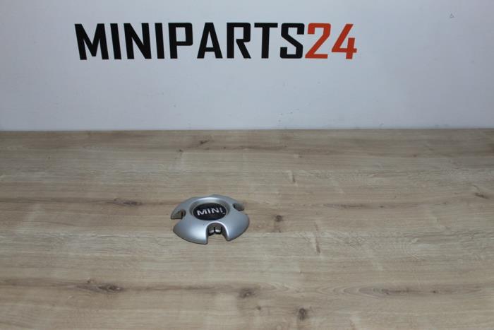 Pokrywa piasty z MINI Mini (R56) 1.6 16V Cooper 2007