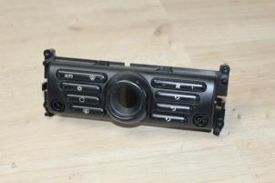 Usados Panel de control de aire acondicionado Mini Mini Cooper S (R53) 1.6 16V Precio € 77,35 IVA incluido ofrecido por Miniparts24 - Miniteile24 GbR