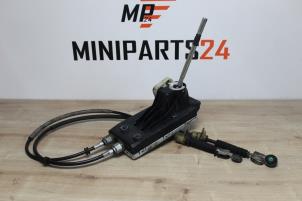 Usagé Levier de vitesse Mini Mini (R56) 1.6 16V Cooper S Prix € 89,25 Prix TTC proposé par Miniparts24 - Miniteile24 GbR