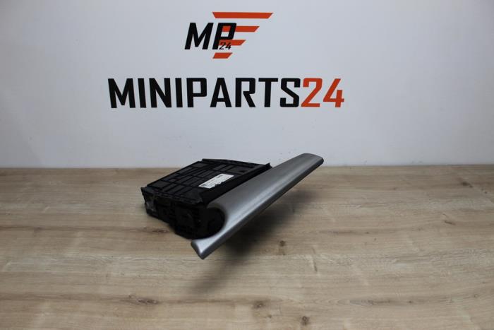 Używane Schowek Mini Clubman (R55) 1.6 Cooper D Cena € 59,50 Z VAT oferowane przez Miniparts24