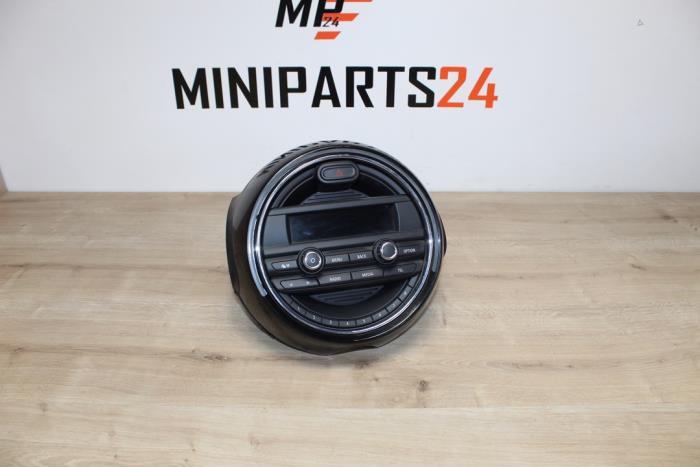 Radio d'un MINI Mini (F56) 1.5 12V Cooper D 2015