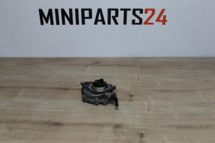Usados Bomba de vacío de servofreno Mini Mini (R56) 1.6 16V Cooper Precio € 77,35 IVA incluido ofrecido por Miniparts24 - Miniteile24 GbR