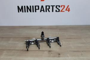 Used Injector housing Mini Mini (R56) 1.6 16V Cooper S Price € 89,25 Inclusive VAT offered by Miniparts24 - Miniteile24 GbR