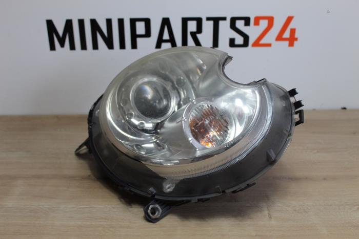 Headlight, right from a MINI Mini (R56) 1.6 16V Cooper S 2008