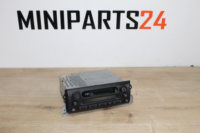 Używane Radio/Kasety Mini Mini Cooper S (R53) 1.6 16V Cena € 35,70 Z VAT oferowane przez Miniparts24