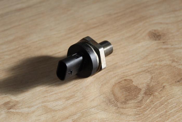 Fuel pressure sensor