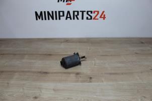 Używane Regulacja walka rozrzadu Mini Mini (R56) 1.6 16V Cooper Cena € 47,01 Z VAT oferowane przez Miniparts24 - Miniteile24 GbR