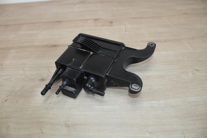 Filtre carbone d'un MINI Mini (F56) 2.0 16V Cooper S 2014