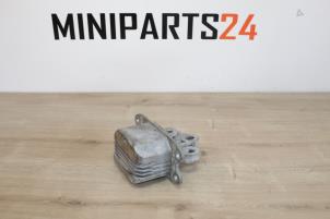 Usados Soporte de caja de cambios Mini Mini (F56) 2.0 16V Cooper S Precio € 71,40 IVA incluido ofrecido por Miniparts24 - Miniteile24 GbR