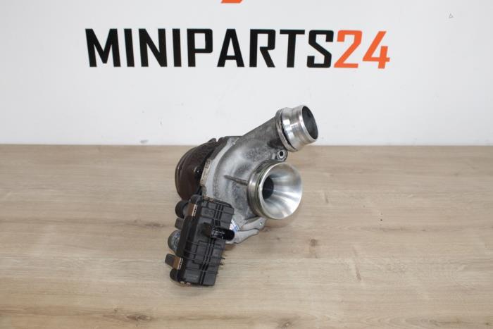Używane Turbo Mini Countryman (R60) 1.6 Cooper D ALL4 Cena € 357,00 Z VAT oferowane przez Miniparts24