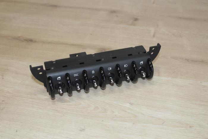 Usados Interruptor combinado de ventanillas Mini Mini Cooper S (R53) 1.6 16V Precio € 59,50 IVA incluido ofrecido por Miniparts24