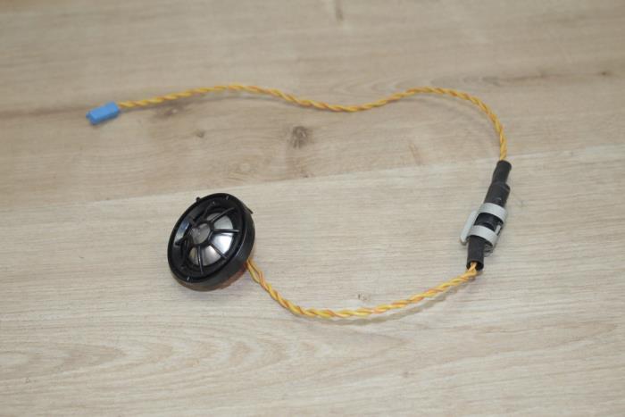 Używane Glosnik Mini Mini (F56) 2.0 16V Cooper S Cena € 35,70 Z VAT oferowane przez Miniparts24