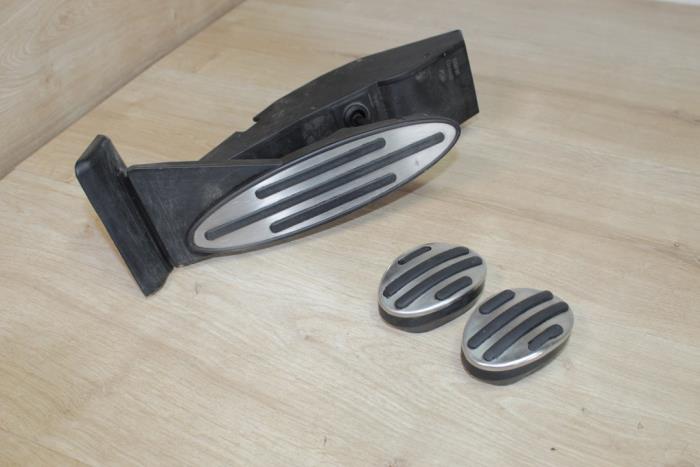Gebrauchte Pedale Set Mini Mini Cooper S (R53) 1.6 16V Preis € 65,45 Mit Mehrwertsteuer angeboten von Miniparts24