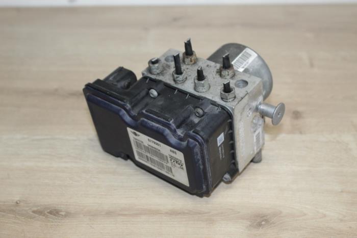 Begagnade ABS-pump Mini Mini (R56) 1.6 16V Cooper Pris € 178,50 Inklusive moms erbjuds av Miniparts24