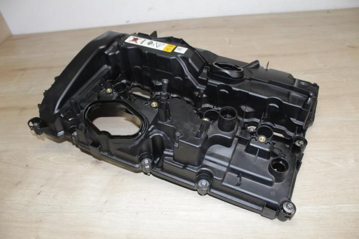 Usagé Couvercle soupapes Mini Mini (F56) 2.0 16V Cooper S Prix € 154,70 Prix TTC proposé par Miniparts24