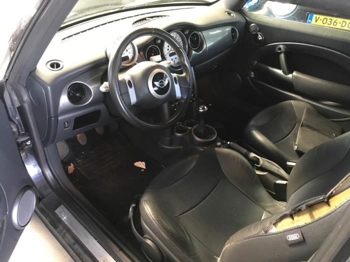 Usados Salpicadero Austin Mini Open (R52) 1.6 16V One Precio € 208,25 IVA incluido ofrecido por Miniparts24
