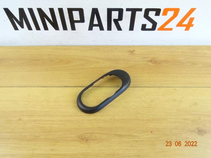 Gebrauchte Abdeckplatte sonstige Mini Mini (F56) 2.0 16V Cooper S Preis € 23,21 Mit Mehrwertsteuer angeboten von Miniparts24