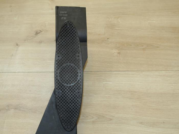 Begagnade Gaspedal BMW Mini (R50/53) 1.6 16V One Pris € 35,70 Inklusive moms erbjuds av Miniparts24