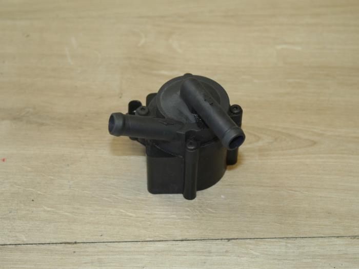 Begagnade Extra vattenpump Mini Mini (R56) Pris € 41,65 Inklusive moms erbjuds av Miniparts24