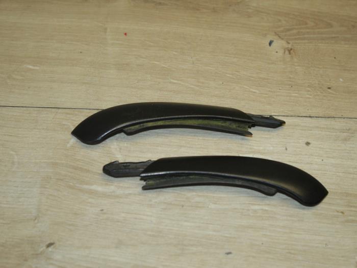 Używane Rózne elementy plastikowe BMW Mini (R50/53) Cena € 59,50 Z VAT oferowane przez Miniparts24