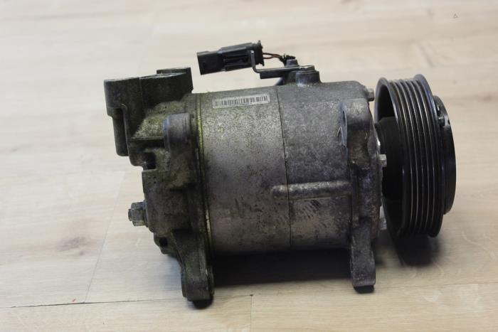 Usagé Compresseur de clim Mini Mini (F56) 2.0 16V Cooper S Prix € 148,75 Prix TTC proposé par Miniparts24