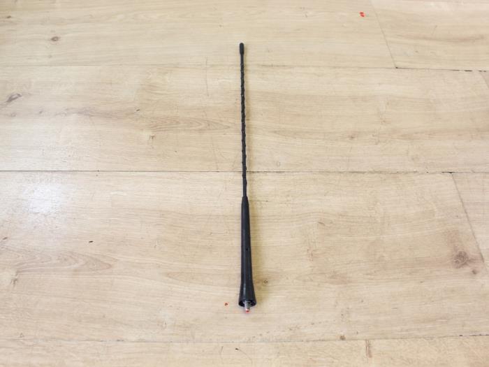 Begagnade Antennarm Austin Mini Open (R52) 1.6 16V Cooper Pris € 29,75 Inklusive moms erbjuds av Miniparts24