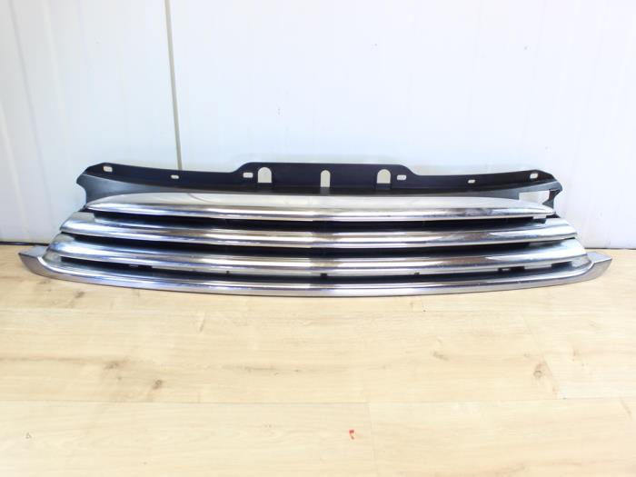 Begagnade Grill Mini Clubman (R55) 1.6 Cooper D Pris € 59,50 Inklusive moms erbjuds av Miniparts24