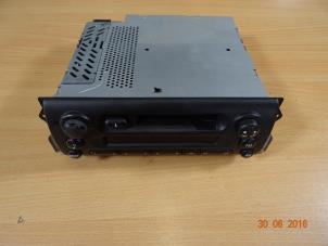 Usados Reproductor de casetes y radio Mini Cooper Precio € 35,00 Norma de margen ofrecido por Miniparts24 - Miniteile24 GbR