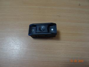 Gebrauchte Schiebedach Schalter Mini Cooper Preis € 20,00 Margenregelung angeboten von Miniparts24 - Miniteile24 GbR