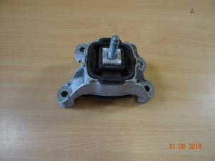 Used Gearbox mount Mini Mini (R56) Price € 25,00 Margin scheme offered by Miniparts24 - Miniteile24 GbR
