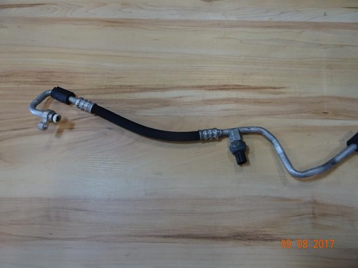 Air conditioning line from a MINI Mini (R56) 1.6 One D 16V 2011
