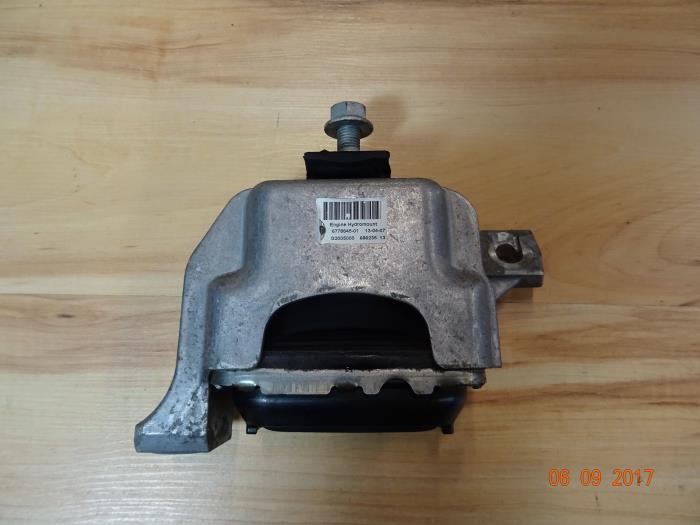 Used Engine mount Mini Mini (R56) Price € 30,00 Margin scheme offered by Miniparts24