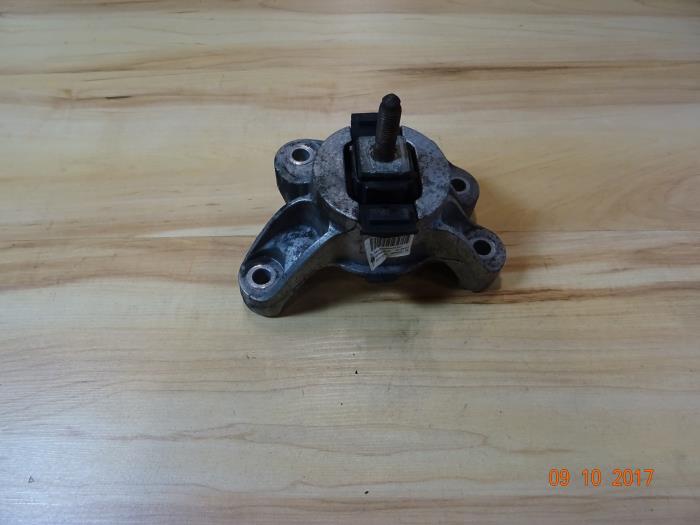 Used Engine mount Mini Mini (R56) 1.6 16V Cooper S Price € 25,00 Margin scheme offered by Miniparts24
